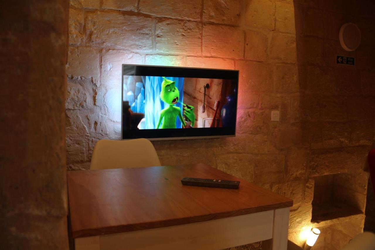 Malta'S Naughtiest Cabaret Apartman Floriana Kültér fotó