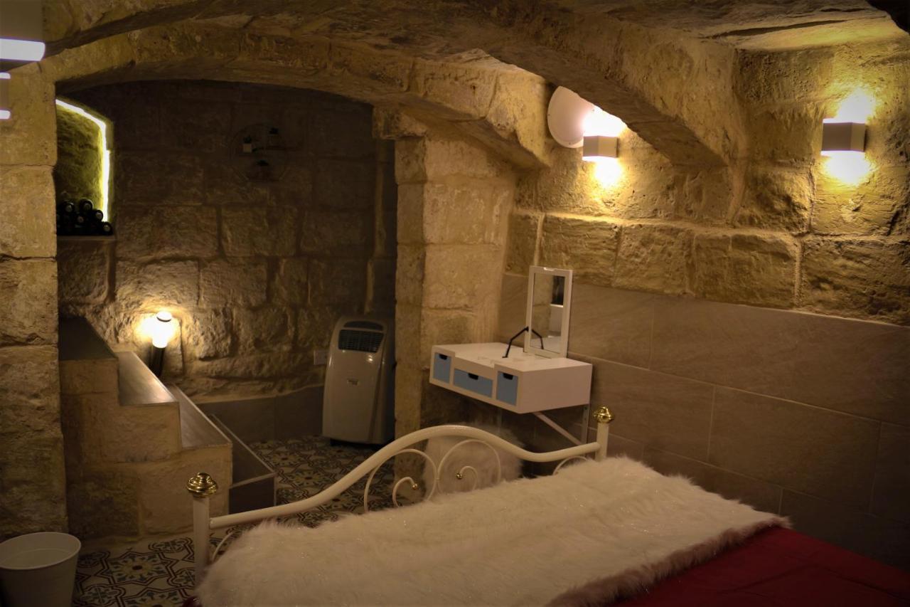 Malta'S Naughtiest Cabaret Apartman Floriana Kültér fotó