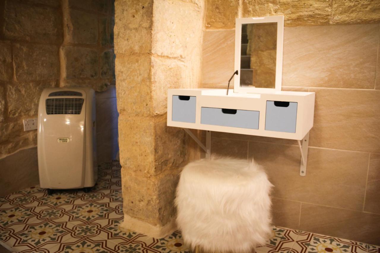 Malta'S Naughtiest Cabaret Apartman Floriana Kültér fotó
