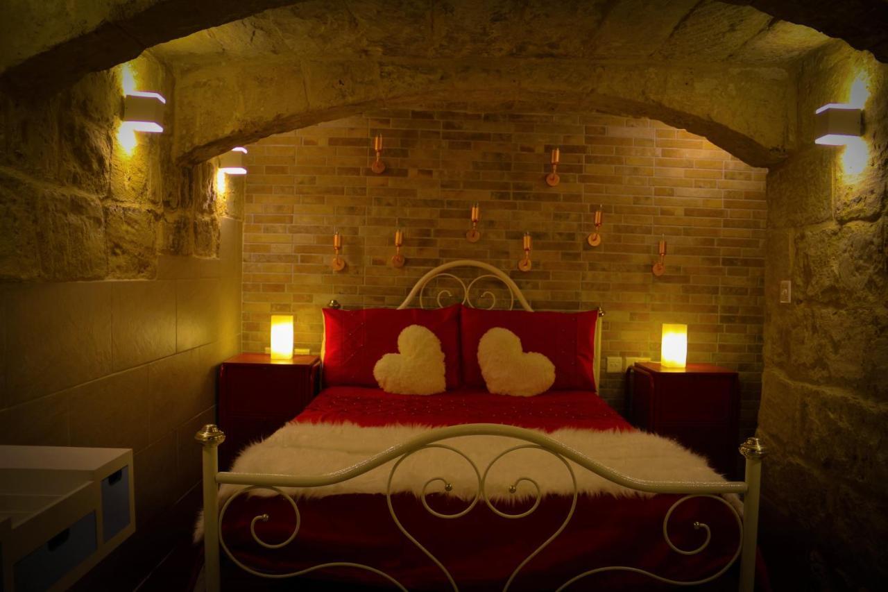 Malta'S Naughtiest Cabaret Apartman Floriana Kültér fotó