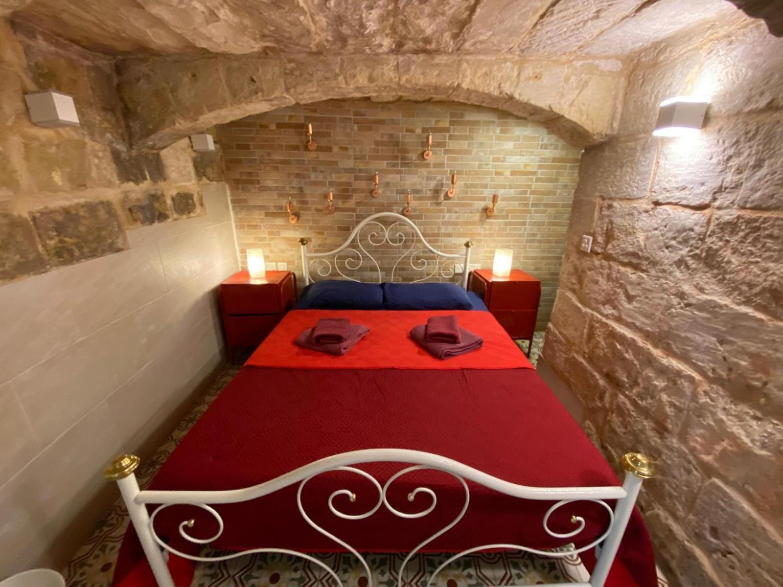 Malta'S Naughtiest Cabaret Apartman Floriana Kültér fotó
